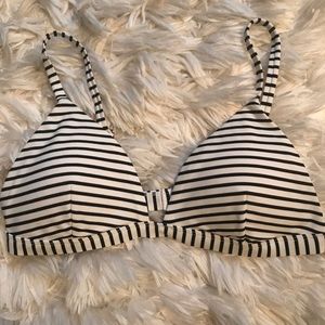 Hollister Striped Bikini Top🖤